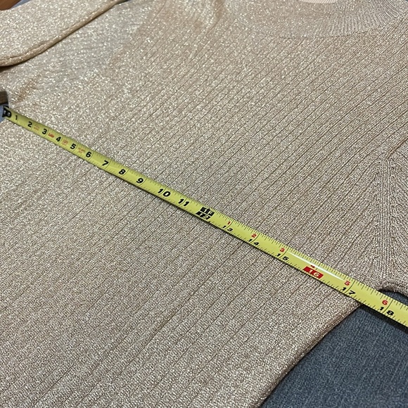 Marissa Christina collection gold shimmering long sleeved top SZ M 24-145 - Picture 4 of 8